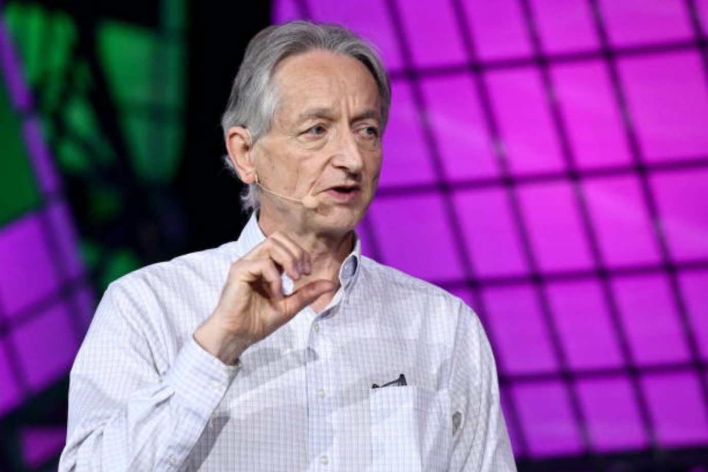 Geoffrey Hinton Warns AI Could Exacerbate Inequality During a Global Economy Transformation